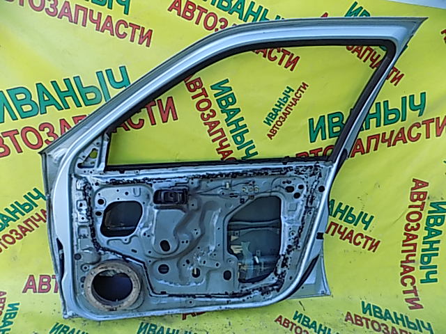 дверь на NISSAN BLUEBIRD