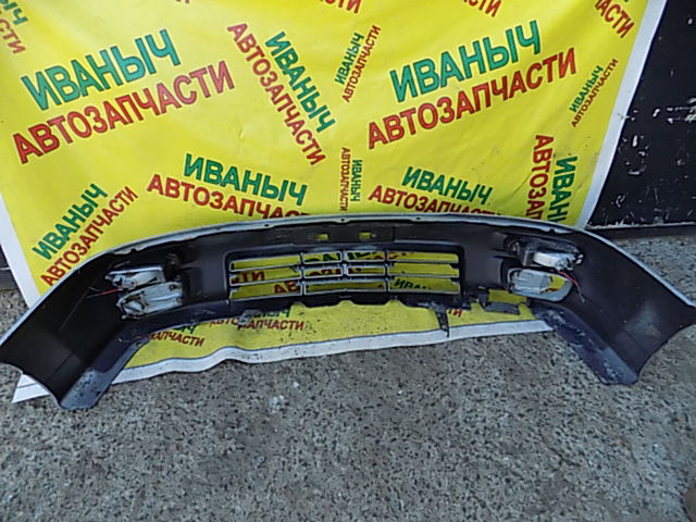 бампер на NISSAN BLUEBIRD