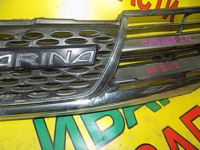 решетка радиатора на TOYOTA CARINA